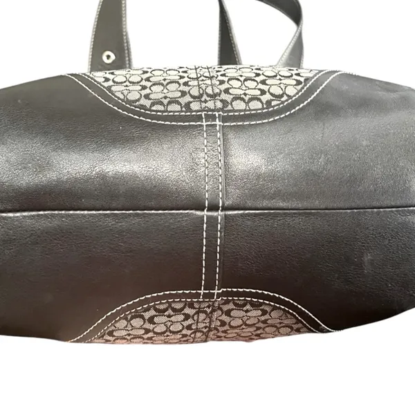 Coach Signature Shoulder Bag - Image 5