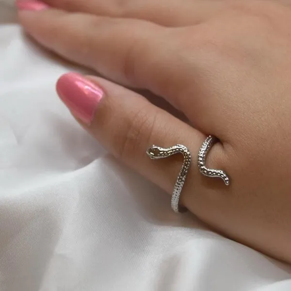 Minimalist Snake Wrap Ring Silver - Image 4