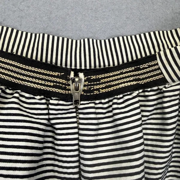 Alice + Olivia Black White Striped‎ A-Line Mini Skirt Size 6 Exposed Zipper - Image 7