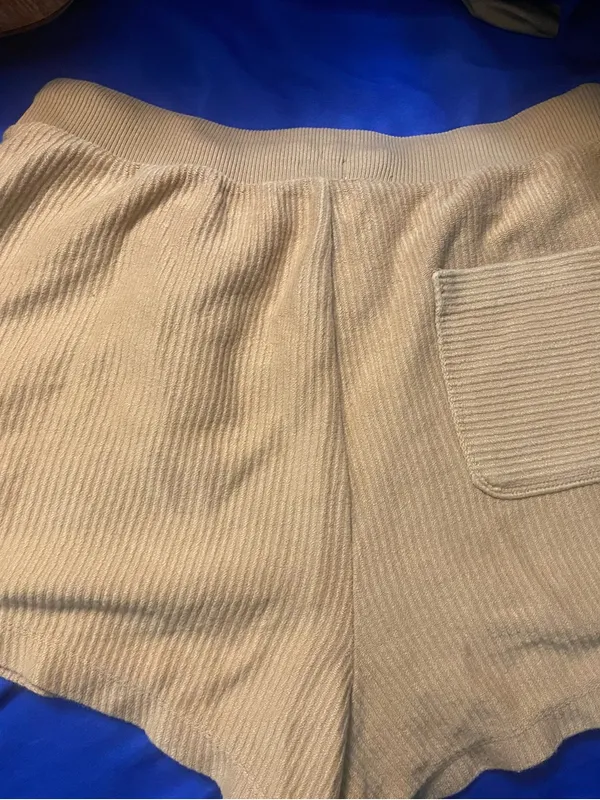 Neutral Tan aerie medium shorts - Image 6