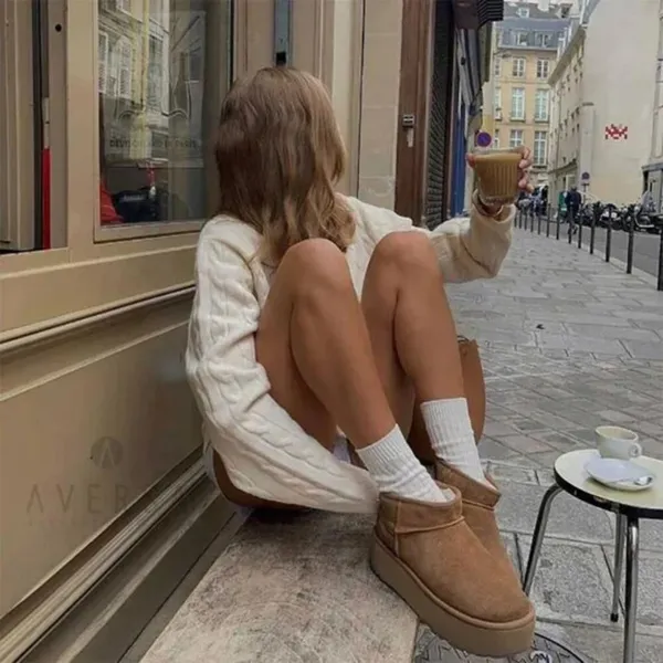 UGG Classic Ultra Mini Platform Boot in Chestnut Size US 9 - Image 2