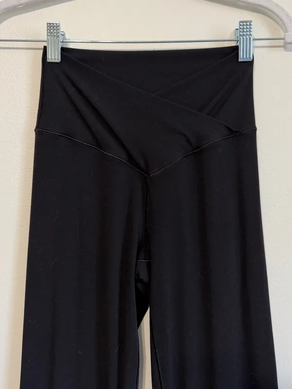 OFFLINE by Aerie Crossover Flare Leggings Size Small Black - Image 4