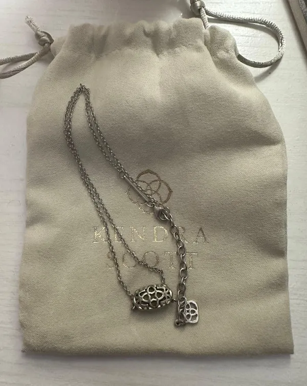 Kendra Scott ENecklace - Image 2