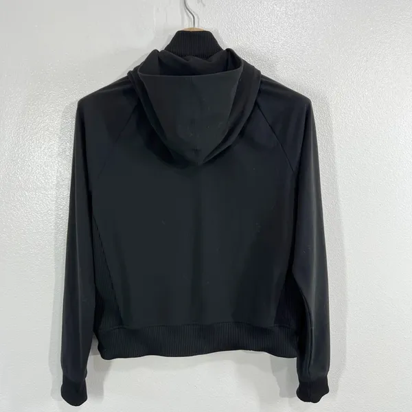 Vuori Daily Jacket Womens Large Black Hooded Full Zip Bomber Ribbed Trim Active - Image 4
