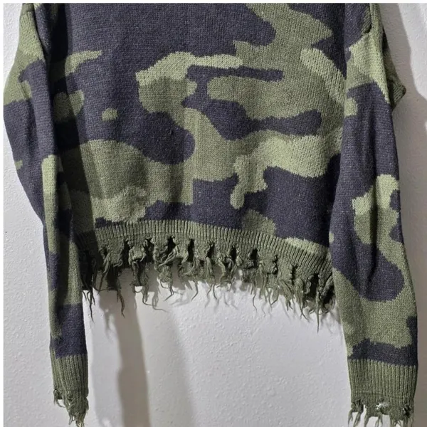 Full Circle Trends Camo Distressed Knit Sweater L‎ Fits S/M Y2K Fringe Crop - Image 4