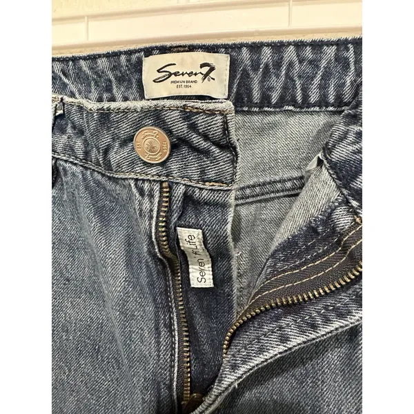 Seven7 Gusset High Waist Ankle Barrel Jeans in a medium-blue wash Size 8 - Image 7