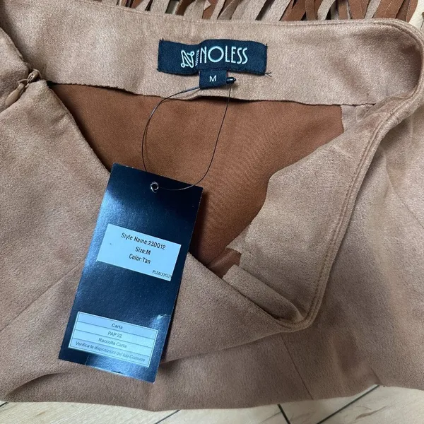 New NWT Relish NoLess Fringe Faux Suede Mini Skirt Size Medium - Image 7
