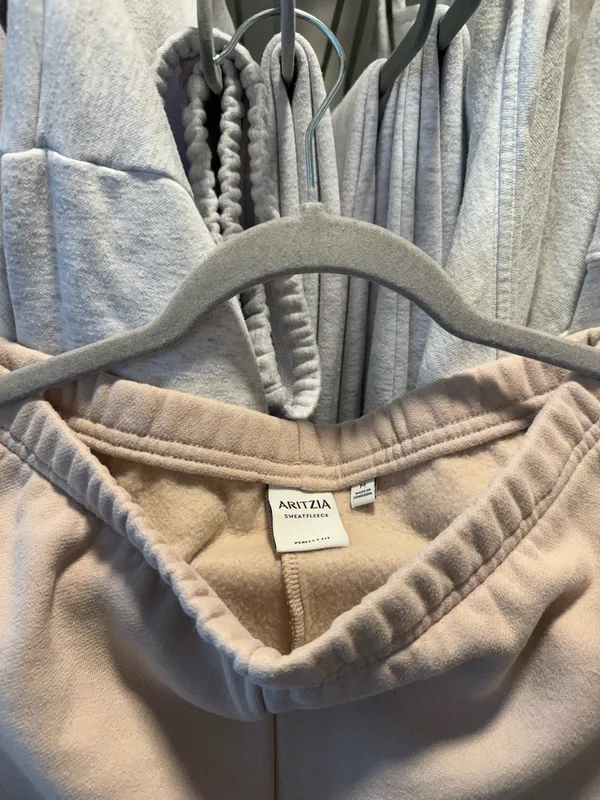 Aritzia Sweat Shorts - Image 4