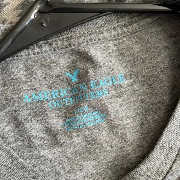 2/$15 M- American Eagle Outfitters Gray and‎ Blue Diamond Striped Crop Top - Image 4