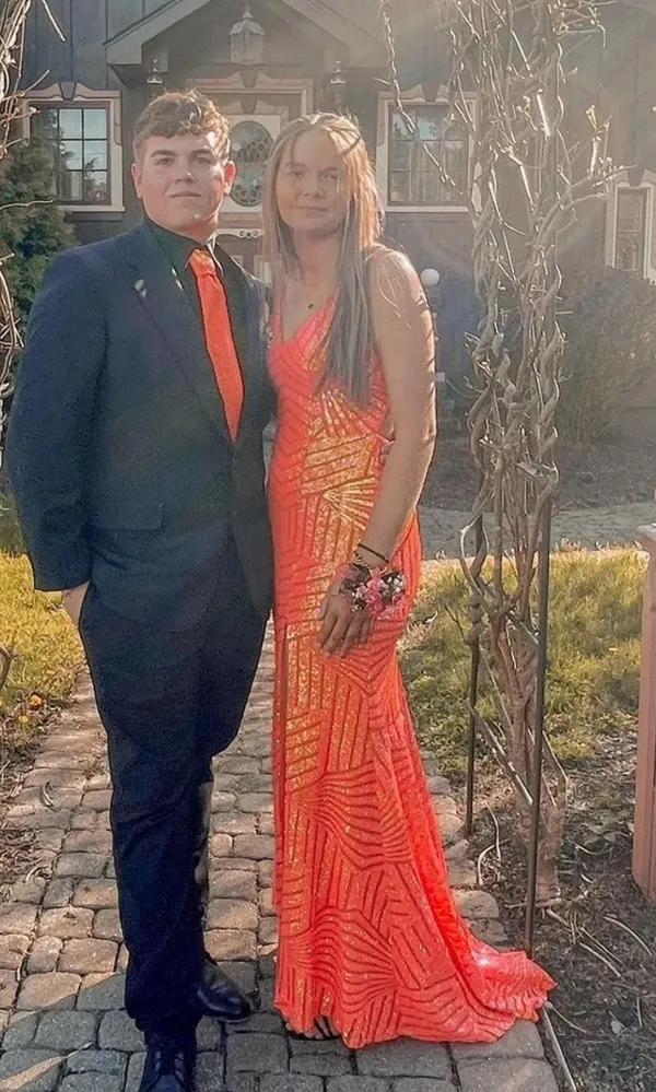 Dave & Johnny Prom Dress - Image 3