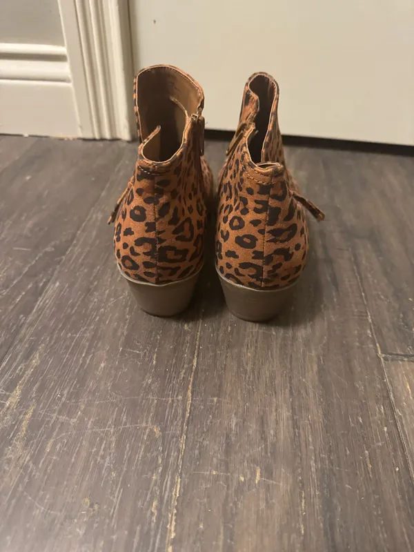 Arizona Jean Company Leopard Boots - Image 4