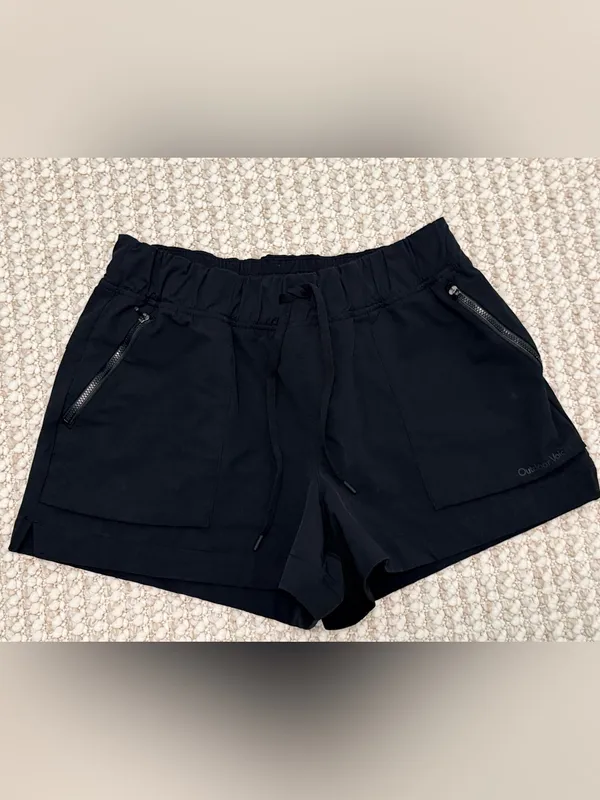 Outdoor Voices Women's RecTrek Shorts size Medium black - Image 12