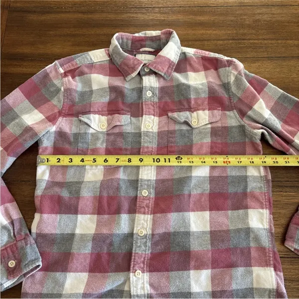 American Eagle Women's Super Soft Pink and Gray Flannel Size Small - Image 2