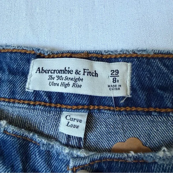 Abercrombie the 90s straight ultra high rise Jean with floral pockets size 29/8 - Image 4