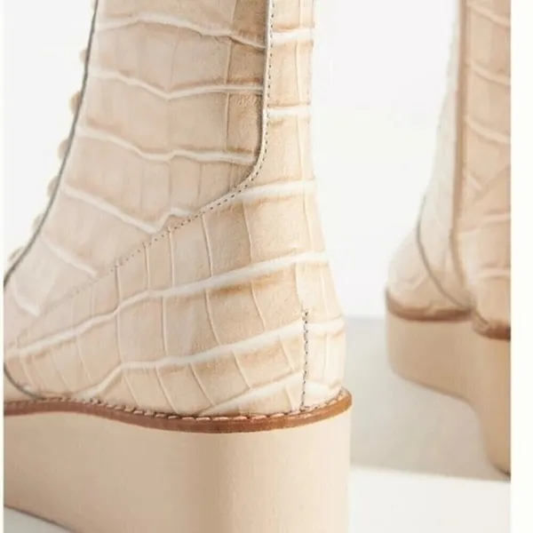Anthropologie Boots lace up Stompy size 6 Cream - Image 8