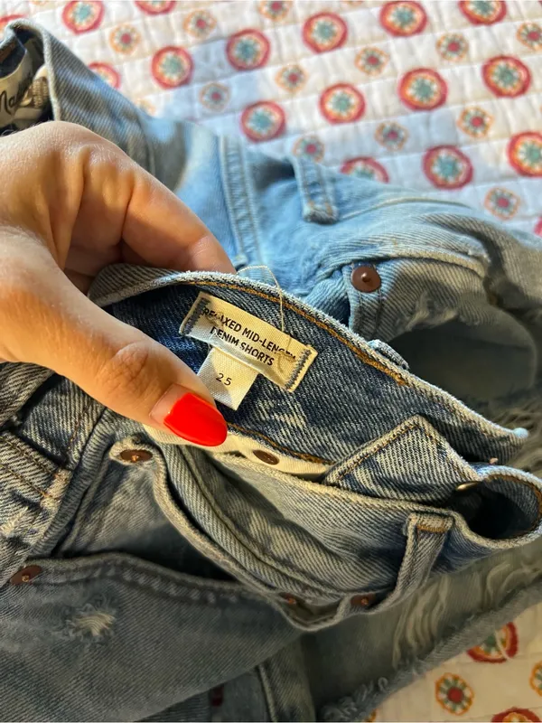 EUC Madewell Relaxed Mid-Length Denim Shorts size 25 - Image 3