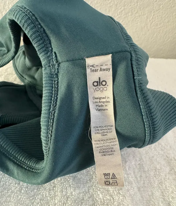 Alo EUC $62 Togetherness V Neck Sports Bra in Seagrass Green Blue Teal M - Image 6