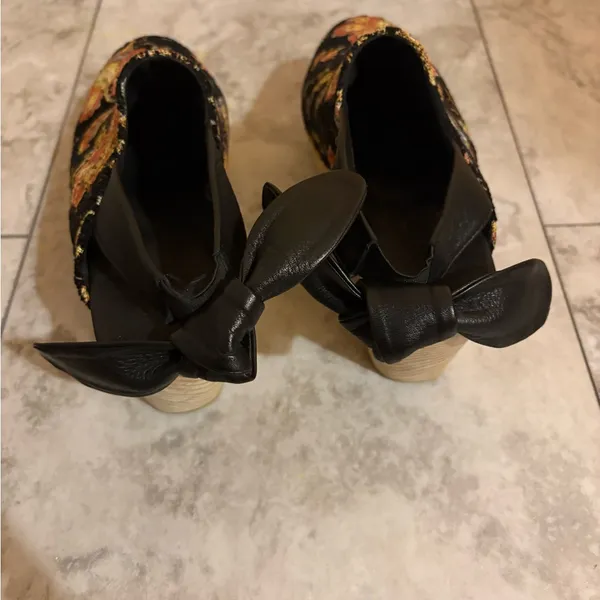 Anthropologie Floral Tapestry Wood Platform Clogs - Image 7