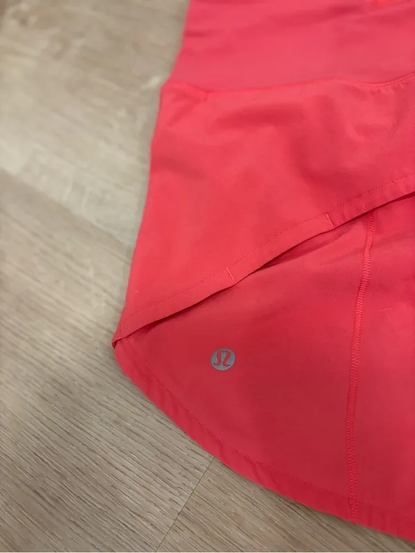 Lululemon Speed Up Lined Shorts Size 4 - Image 4