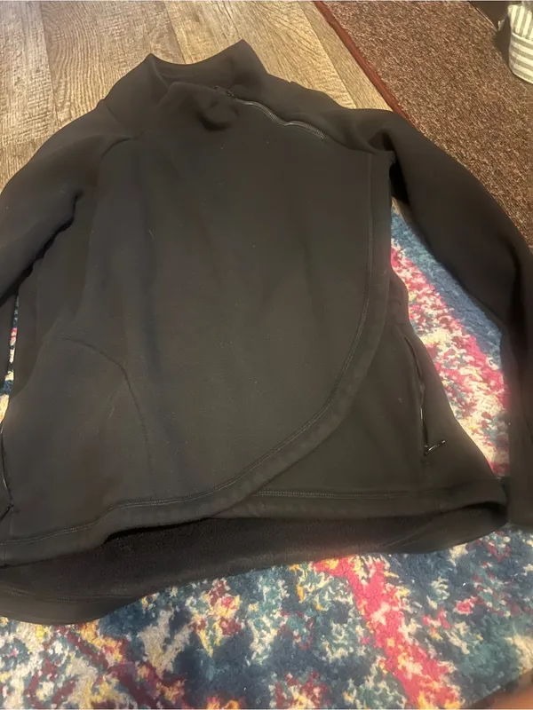 Athleta cozy Karma Asym black pullover - Image 8