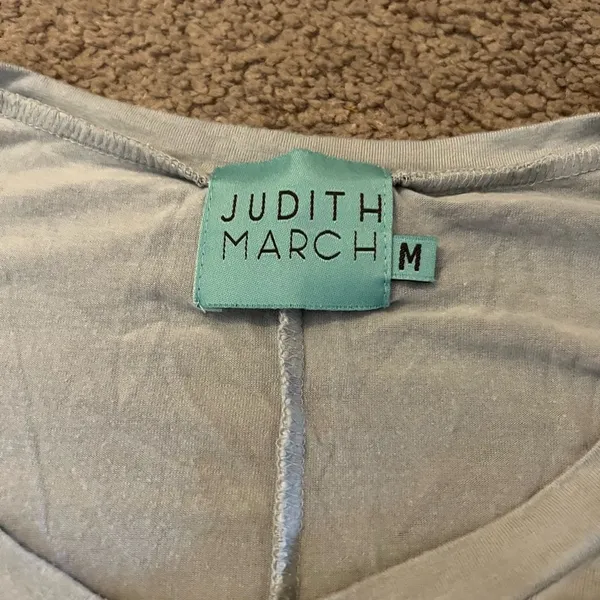Judith march medium tee - Image 5