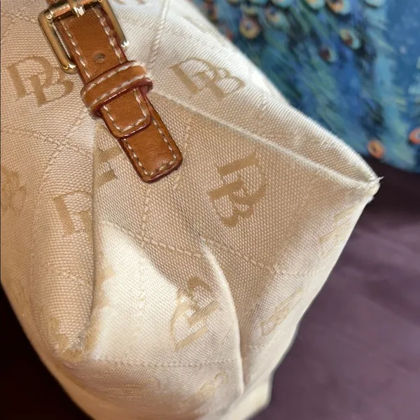 Vintage Dooney & Bourke Cream Monogram Large Hobo Shoulder Bag - Image 6