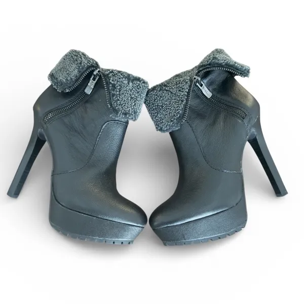 BCBG Generation Black Leather Faux Fur Trim Heeled Ankle Boots‎ Womens Size 6.5 - Image 3