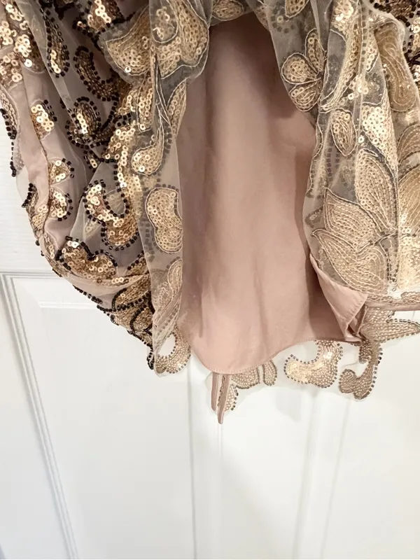 Elie Tahari Gold Sequin Mermaid Quiet Luxury Formal Cocktail Party Small Dress - Image 5