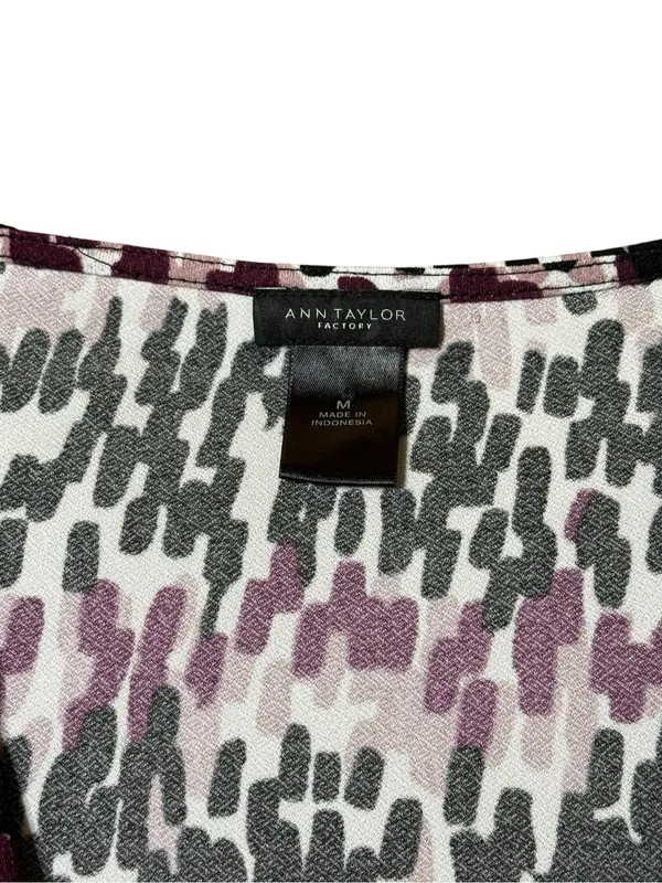 Ann Taylor Sleeveless Faux Wrap Top M Black Mauve Abstract Ruched Career Blouse - Image 2