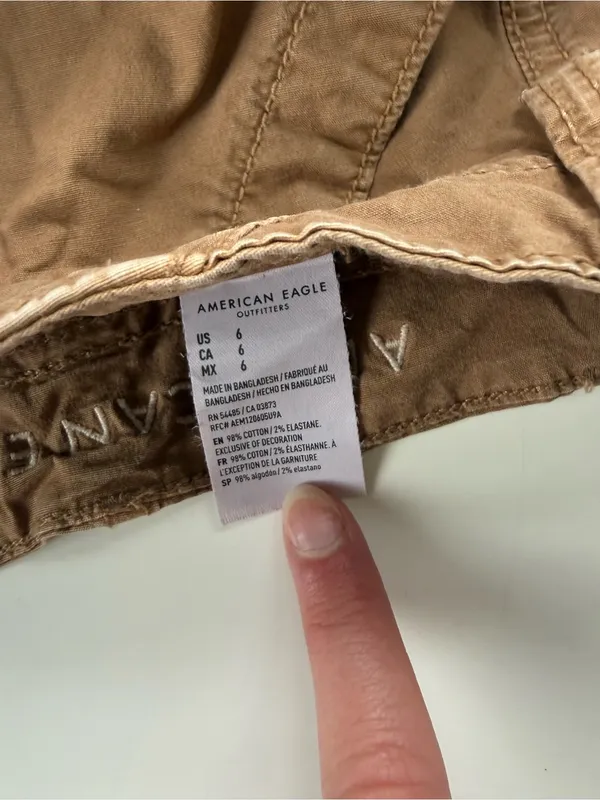American Eagle 90’s Boyfriend Shorts size 6 - Image 4