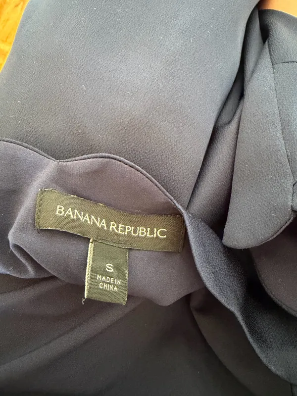 Banana Republic - Image 2