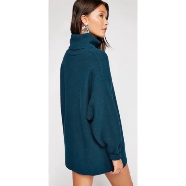 FREE PEOPLE Softly Structured Solid Teal Sweater Turtleneck Tunic Knit Medium - Image 8