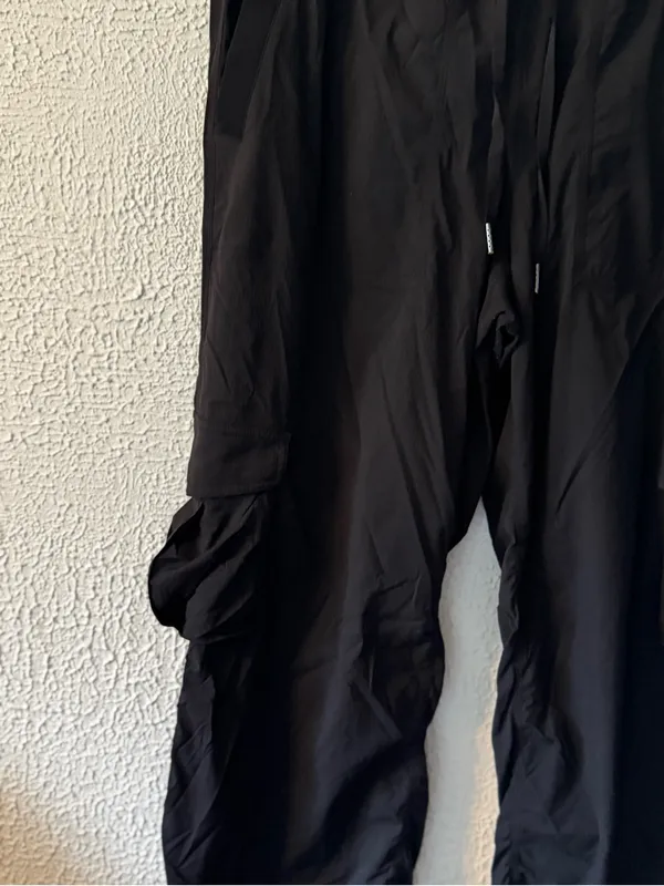 Lululemon Beyond the Studio Ruched Cargo pants LW5GILS black - Image 6