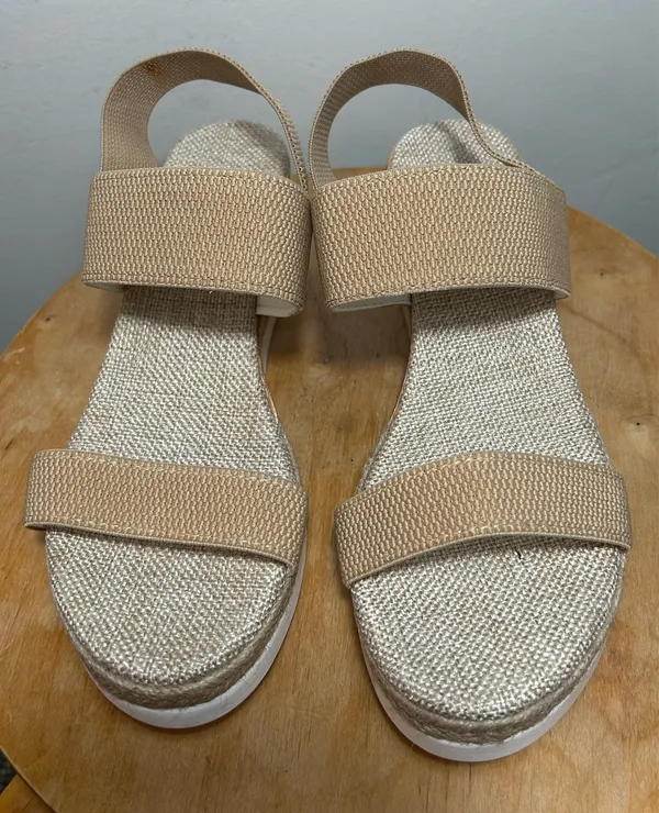 Summer comfortable women's shoes.Size 8. $20. Tan - Image 4
