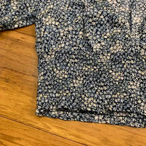Abercrombie Fitch Womens Smocked V‎ Neck Floral Puff Sleeve Crop Top Size Small - Image 4