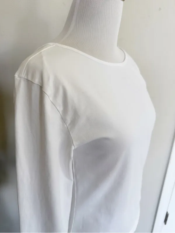 Aritzia TNA Chill Times Longsleeve Top size Large - White - Image 4
