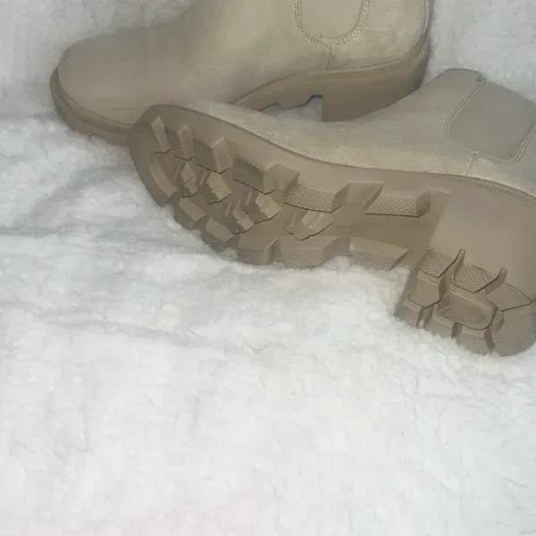 Steve Madden‎ Cream Ankle Booties with Suede Texture - Image 4