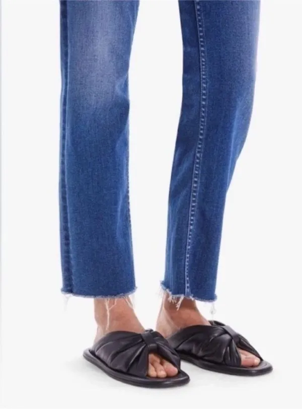 Mother Tomcat Ankle Fray Jeans in Let’s Just Be Friends - Image 4