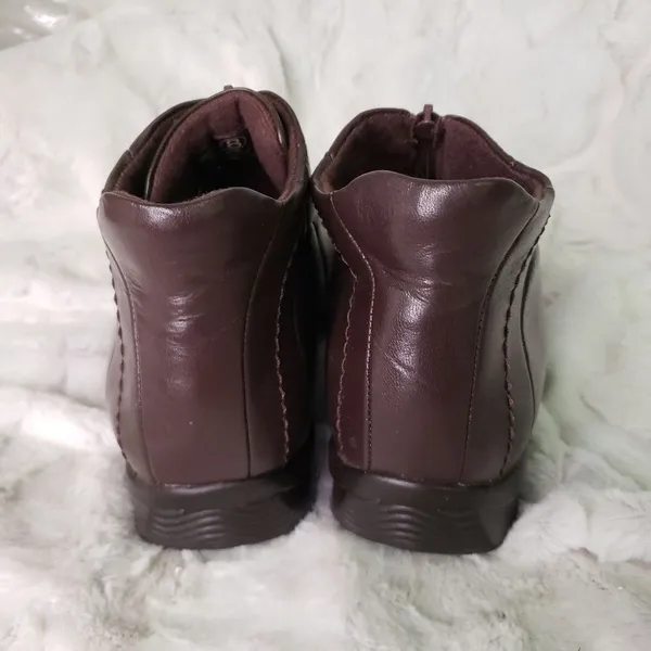 Earth Leather Booties Size 8 - Image 4