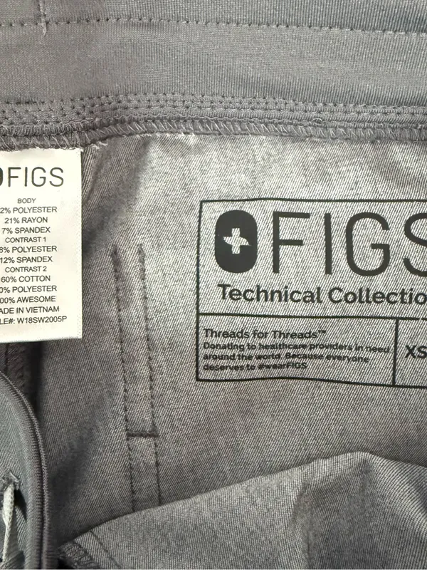FIGS Gray Scrub Set XS Petite Catarina Top Zamora Jogger Pants - Image 2