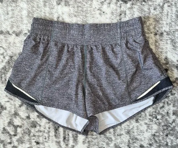 Lululemon Hotty Hot Short *High-Rise 2.5" - Image 2