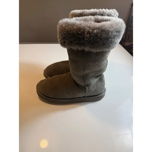 UGG Australia Classic Tall 5815 Gray Sheepskin Boots Women's Size 8 - Image 3