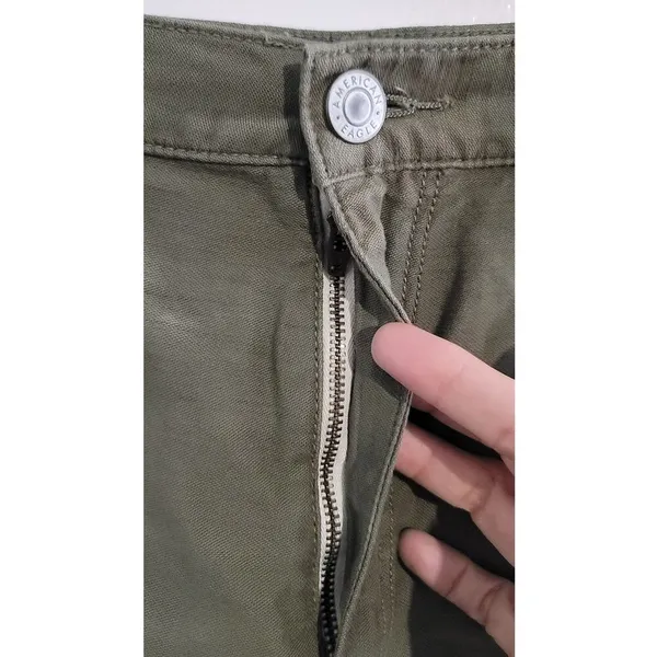 American Eagle Highest Rise Mom Shorts 12 Olive Green *NWOT FLAWED* - Image 11