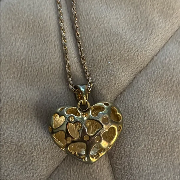 Women’s Vintage Gold Color Heart Necklace Clear Stones 24” Chain - Image 3