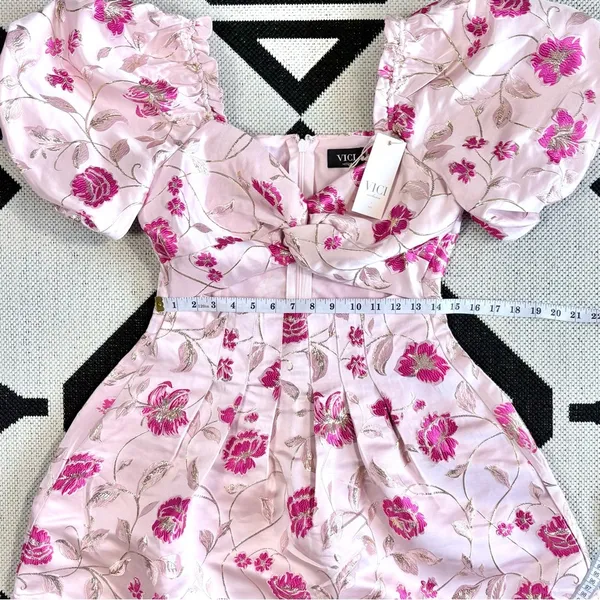 Vici Marie Anne Floral Puff Sleeve Cutout Mini Dress Medium - Image 8
