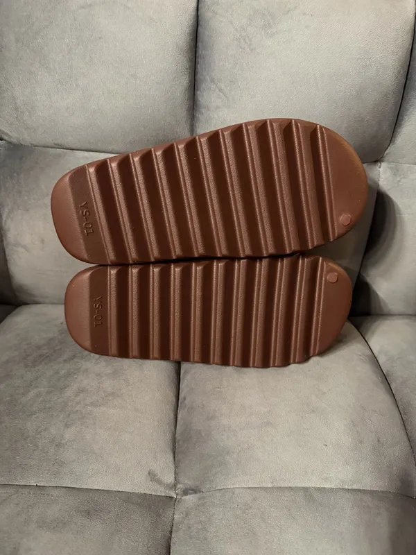 Yeezy Slides YS-01 Fudge US Size 13M/14W New with Original Bag not a box - Image 4