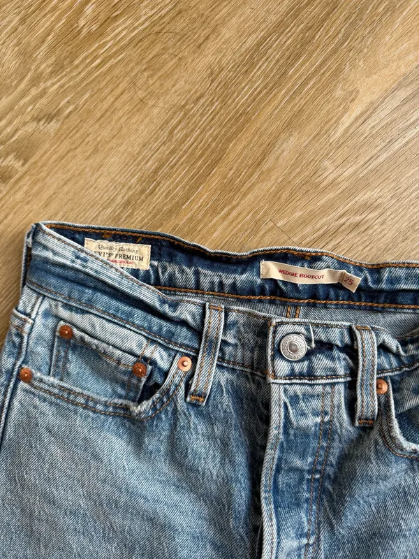 Levi’s Wedgie Bootcut Jeans - Image 2