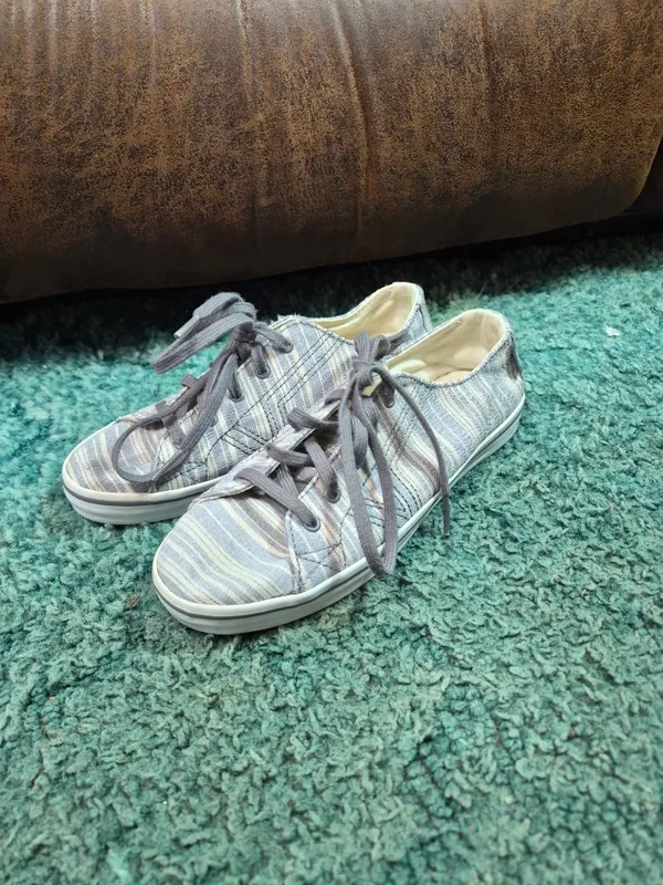Vans Striped Lace Up Sneakers 6.5 - Image 3