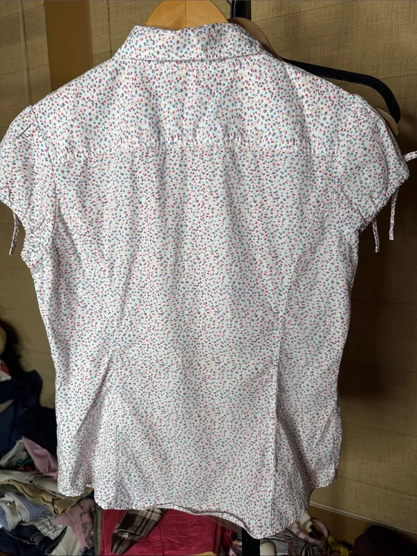 Tommy Hilfiger Ditsy Floral Tie Sleeve Button Down Blouse Size Medium - Image 8