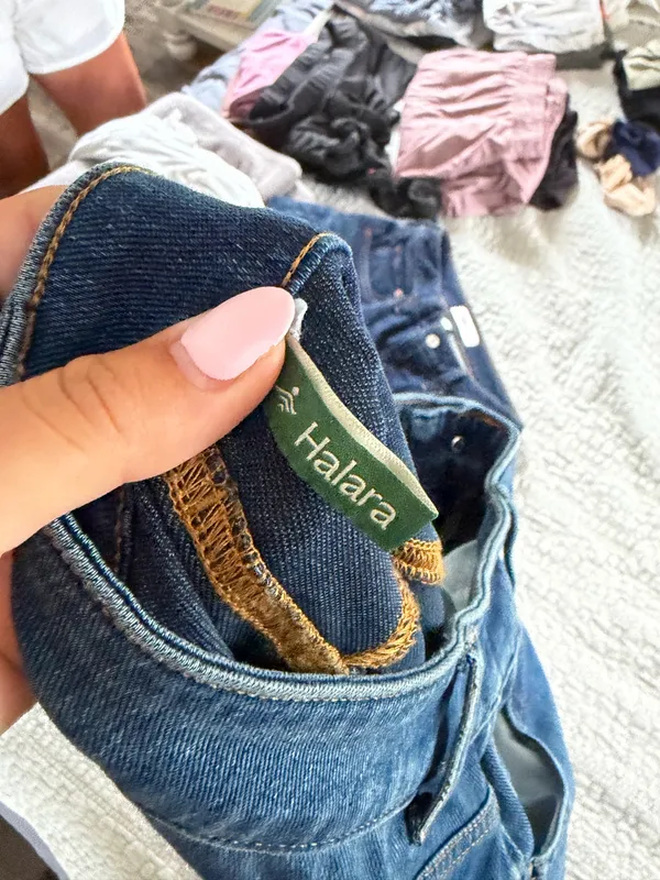 Halara flex low rise flare wash casual jeans - Image 4